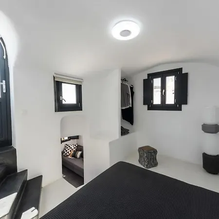 Apartment The Luna With Private Jacuzzi Emporio (Santorini)
