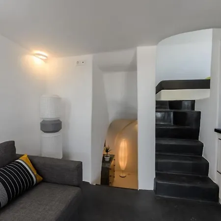 The Luna With Private Jacuzzi Apartment Emporio (Santorini)