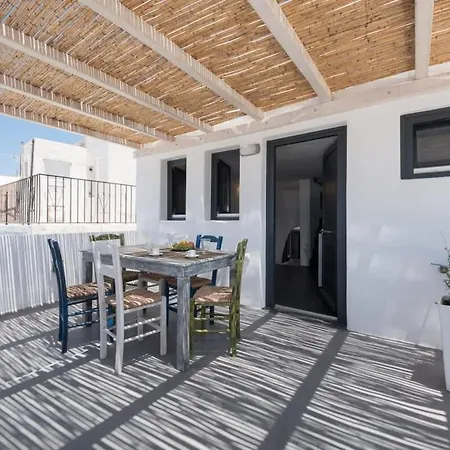 Apartment The Luna With Private Jacuzzi Emporio (Santorini)
