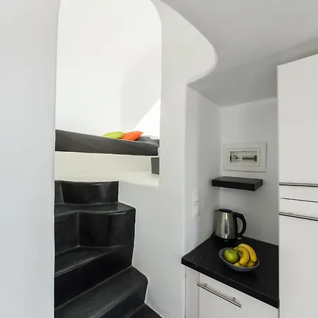 The Luna With Private Jacuzzi * Emporio (Santorini)